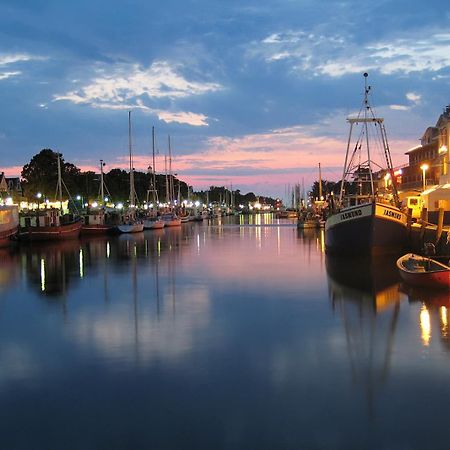 Haus Drei Schwestern, Bernstein Rostock Bagian luar foto
