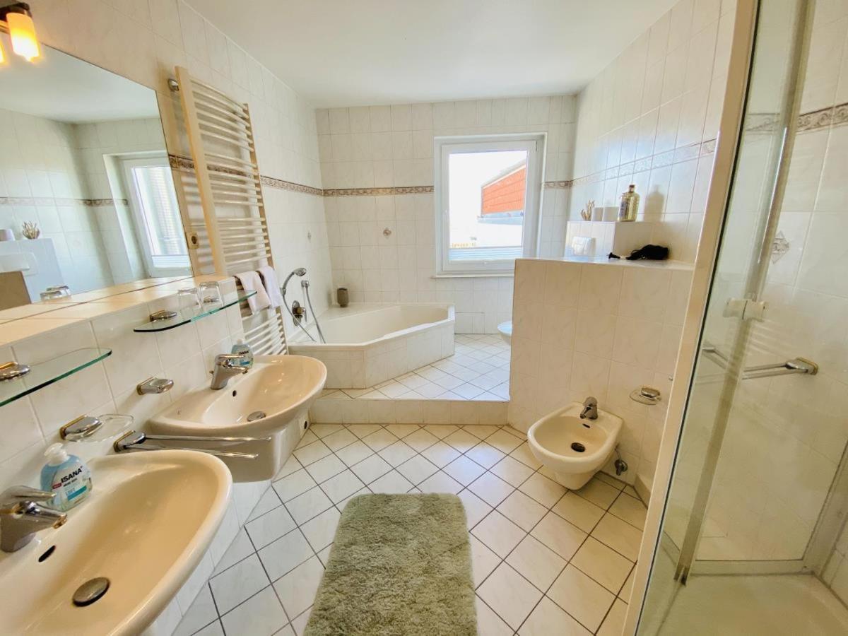 Haus Drei Schwestern, Bernstein Rostock Bagian luar foto
